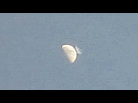 Asteroid strikes the Moon (Blender vfx)