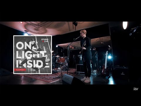 ONE LIGHT INSIDE - SUPERHERO (studio live)