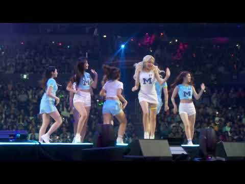 KCON LA DAY1 180811 MOMOLAND- BBOOM BBOOM