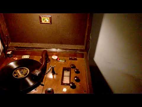 Earl Burtnett and His los Angeles Biltmore hotel orchestra  Stay out of the south !