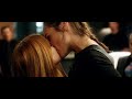 Gal Gadot and Isla Fisher kiss scene