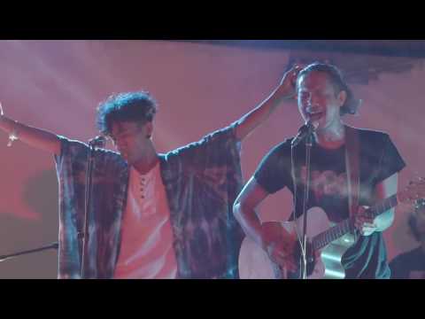 Fourtwnty - Semesta ft. Anda Matajiwa (Live at 4.20 Night 2016)