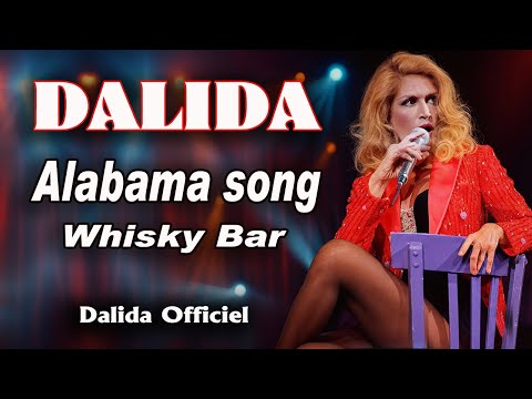 Η Γαλλίδα τραγουδίστρια [[#Dalida [Δαλιδά]#]], ερμηνεύει το τραγούδι "Alabama Song" (1927) των Brecht και Weill, στη συναυλία της στο Palais des Sports [Παλαί ντε Σπορ] στο Παρίσι, στις 5 Ιανουαρίου 1980, σε χορογραφία του [[#Lester Wilson [Λέστερ Ουίλσον]#]]. 