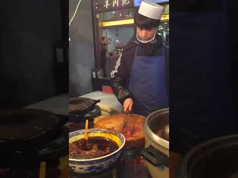 Roujiamo: Xi’an famous burger (meat in in flatbread)"slo-mo video"