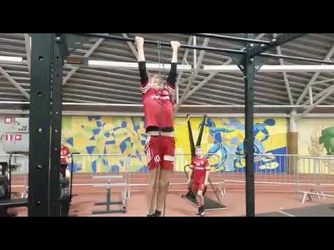 FC Jazz P06 voimaharjoittelu 1/2. Leuanveto, jalkakyykky ja maljakyykky kuntopallolla.