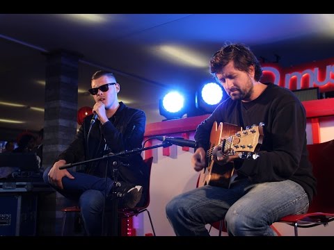 Moonboy - What Love Is (live bij Q)