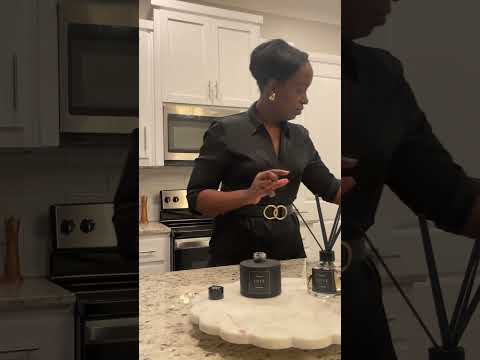 HOW TO USE THE REED DIFFUSER