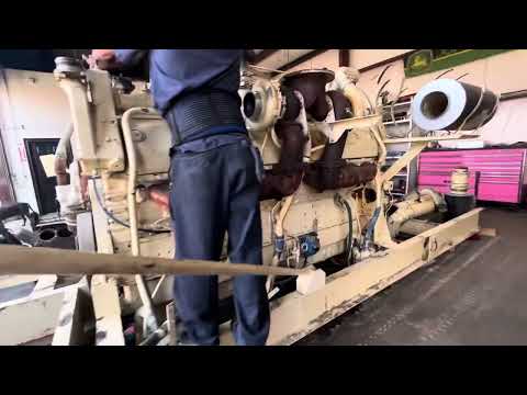 Detroit Diesel 16V149TIB running engine