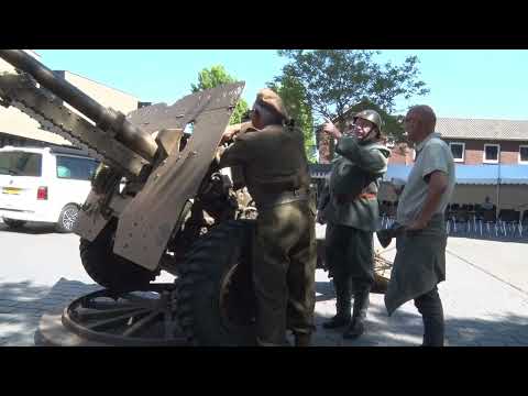 Herdenking oorlog trekt bekijks op kerkplein Mill