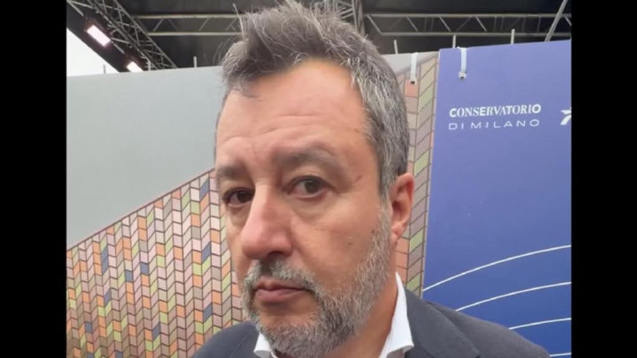 Guerriglia a Milano, Salvini: Deluso dai genitori, io avrei avuto paura di mio padre