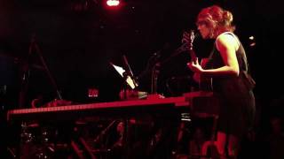 Martha Wainwright / Doveman - &quot;Tower Song&quot; (2011-09-23)