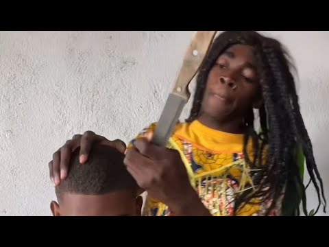Je l’ai coupé la tête à cause d’une coiffure ￼