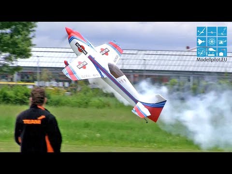 CARF EXTRA 330 SC "MARTINI" DESIGN RC AEROBATIC SMOKE FLIGHT OLIVER GRÄFF MULTIPLEX AIRSHOW 2015