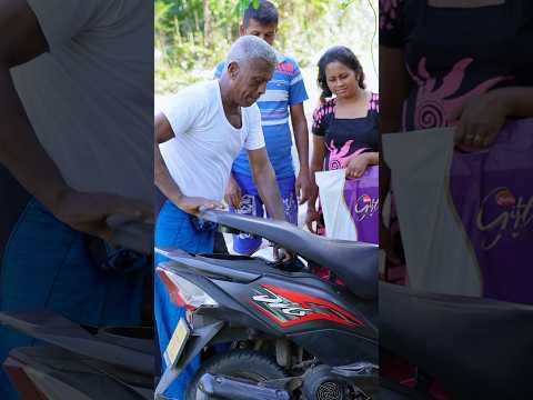 Storing Two Helmets at Once ! 🏍️ 💡 #lifehack #ridingtips #shorts