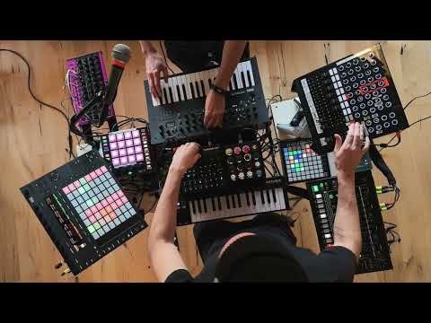 From Melodic Chords to Full-On Groove Pressure – Live Improvised Jam | TOOMANYKNOBS