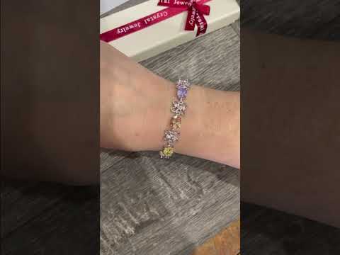 Жіночий браслет "Ніжне сяйво цирконів із сердечками у сріблі" ювелірний сплав - оригінальний подарунок дівчині - фото 3 - id-p2014217218