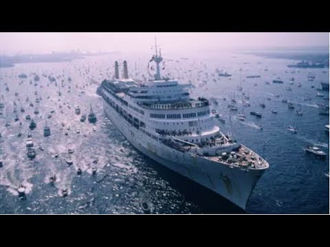 SS Canberra's Triumphant Return from the Falklands War - July 11, 1982 - CBS Evening News