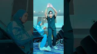 Download lagu Berulah di Bandara mp3 Download lagu Berulah di Bandara mp3
