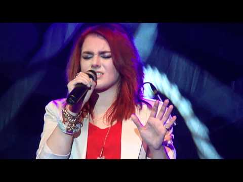 Ewa Farna - Hutnický den - Třinec - 28.4.2012 - Déšť