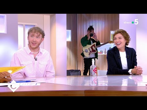 Les confidences d’Eddy de Pretto et Daphné Roulier - C à Vous - 10/05/2021