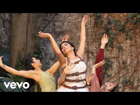 La Charo - Volver a los 17 (Official Video)