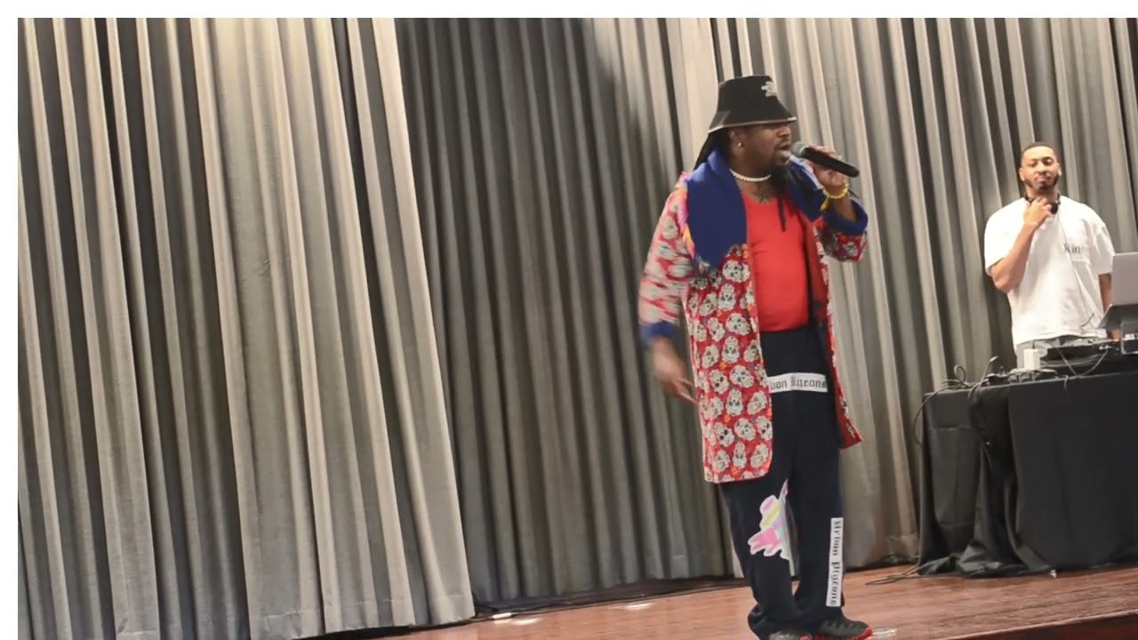 Part 3 - Go Bloom at the Interactive Fashion Show