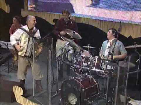 Candido junior na bateria e Edson Dutra na gaita - Tio Mederico