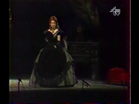 Anu Kaal in Act 2, Scene 2 from "La traviata" by Verdi
