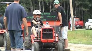 preview picture of video 'Central Maine Quarter Scale Tractor Pullers'