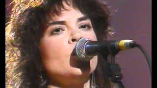 Rosanne Cash - 'Dance With The Tiger' (Live TV Clip 1990)