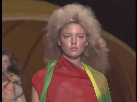 Issey Miyake + dyson Spring Summer 2008 "The Wind" Runway Fashion Show