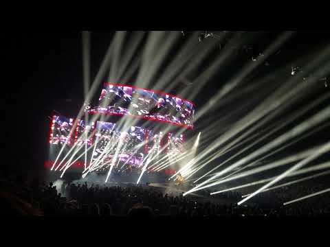 Queen Pittsburgh 7-31-19 tie your mother down