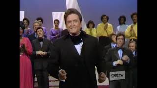 Johnny Cash, all guests and the entire ensemble sing "Old Time Religion"