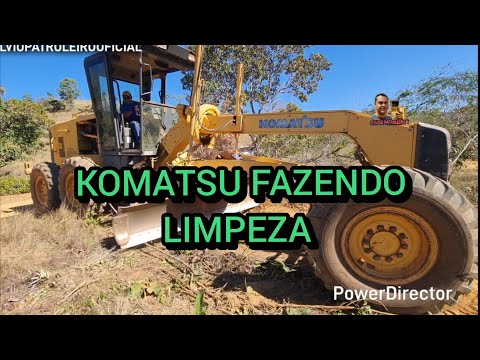 KOMATSU GD555 FAZENDO LIMPEZA / Motoniveladora caterpillar grader niveleuse patrola operador Patrol
