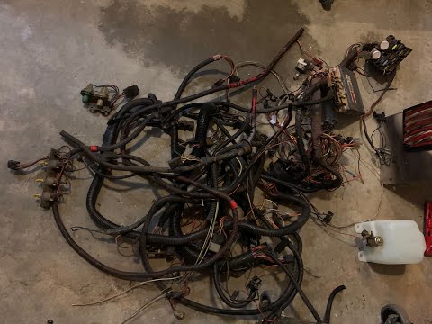 Jeep CJ7 Update 40 - Painless Wiring Installation Part 1 (Old Wiring Removal)