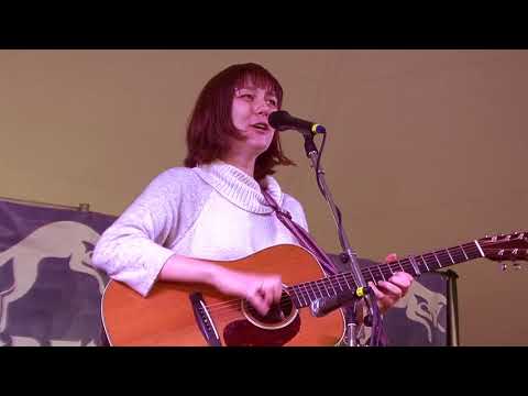Molly Tuttle "Old Man At The Mill" 7/14/17 Grey Fox Bluegrass Festival Oak Hill, NY
