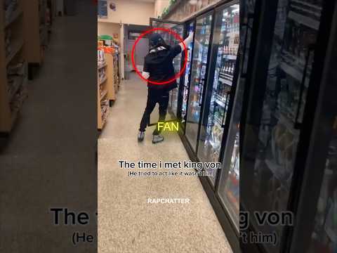 Fan spots King Von shopping alone… 😳