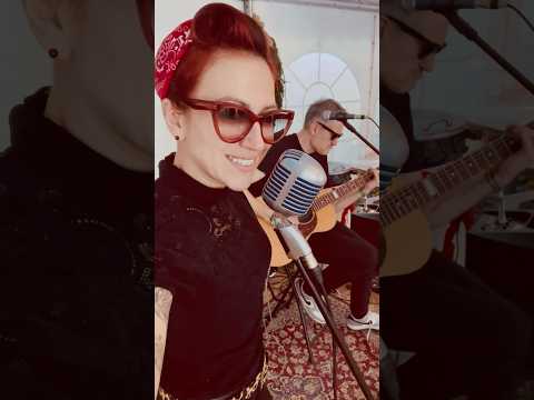 Ina Pross - Be Bop a Lula Live (Gene Vincent Acoustic-Cover)
