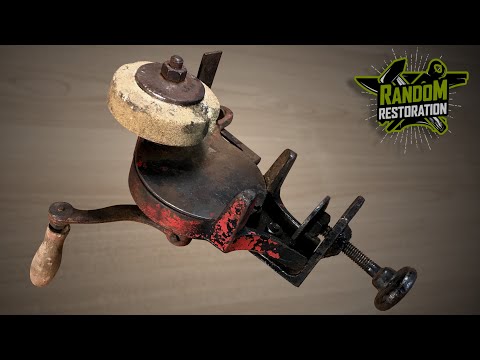 Rusty Hand Cranked Grinder Restoration