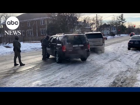 ICE agent who shot Renee Good suffered internal bleeding, officials say