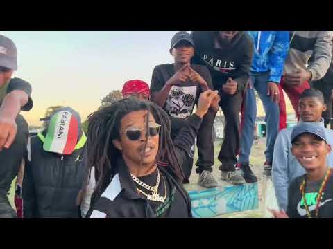 BLIKSEMSTRAAL - MEET