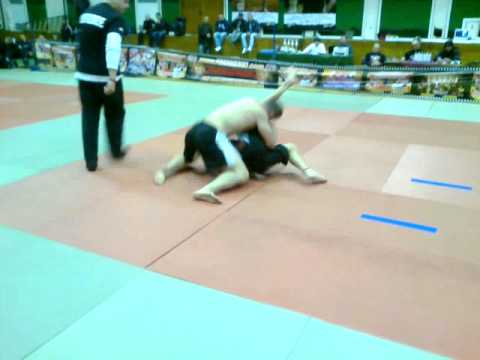 BJJ No Gi Pazardjik 2011 - Ionko Kamburov vs Angel Karaivanov -90kg