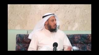 فضيلة الشيخ عثمان الخميس هل يجوز الصلاة بملابس عليها صور