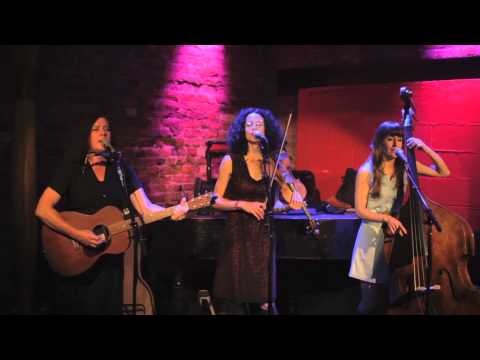 Jan Bell and The Maybelles perform Bird Song