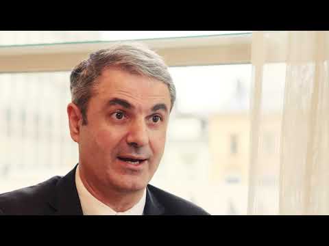 Ibrahim Baylan besöker Berättarministeriet i Södertälje