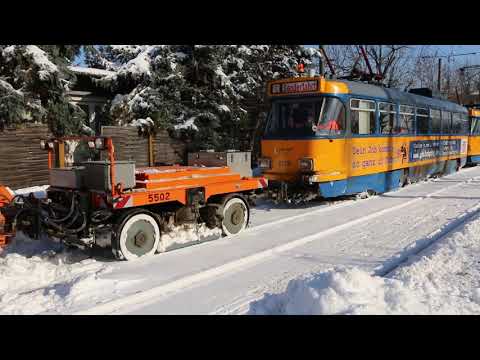 Die Schneepflüge der LVB im Einsatz - Parallelfahrt