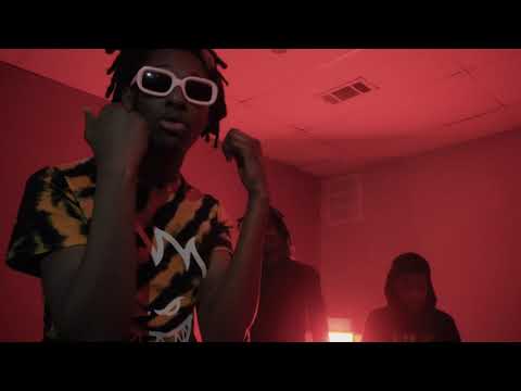 Mo Dope - 100 SNAKES (Official Music Video)