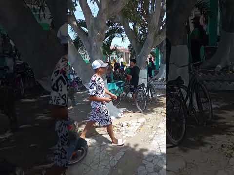 Largas colas en Vertientes por aceite a 2.250 pesos mientras un pomo puede superar los 6.000 CUP