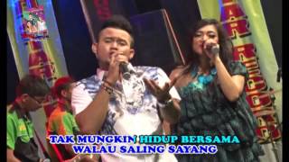 Download lagu Deviana Safara Feat. Noval Kdi - Dinding Kaca | Dangdut  mp3