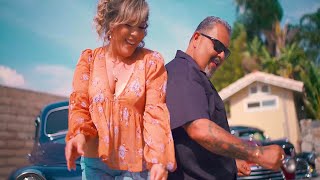 Pepe Marquez &amp; Miriah Avila - Gimme Little Sign [Official Video]